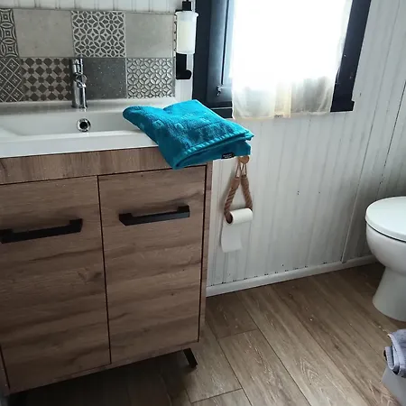 Au De La Détente *